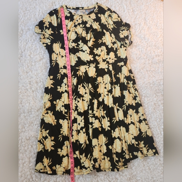 Torrid Yellow and Black Fit and Flare Midi Flower Dress Sz 3X - Picture 9 of 9